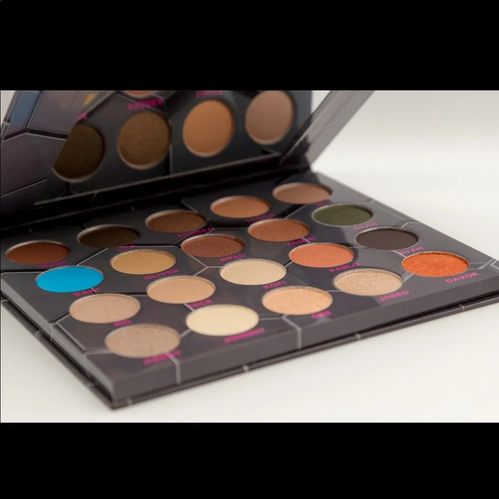 BEEBEAUTY LONDON Barbarella Eyeshadow Palette $50 NIB